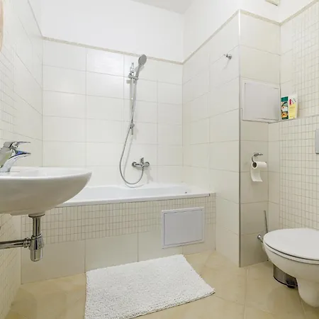 Matteo - Modern With Free Parking Apartamento *