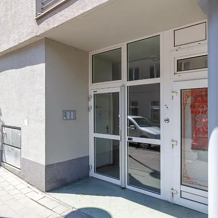 Matteo - Modern With Free Parking * Bratislava